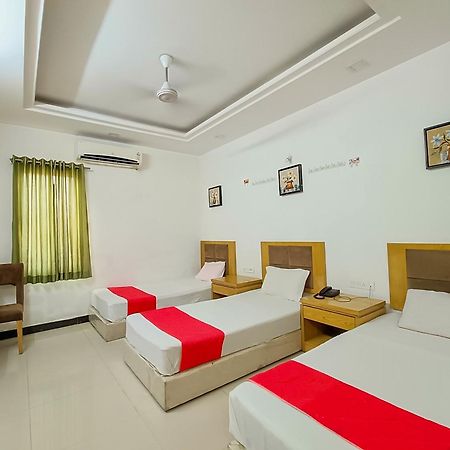 Stay Guru Usha Residency Bhuj Zewnętrze zdjęcie