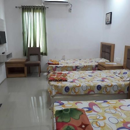 Stay Guru Usha Residency Bhuj Zewnętrze zdjęcie