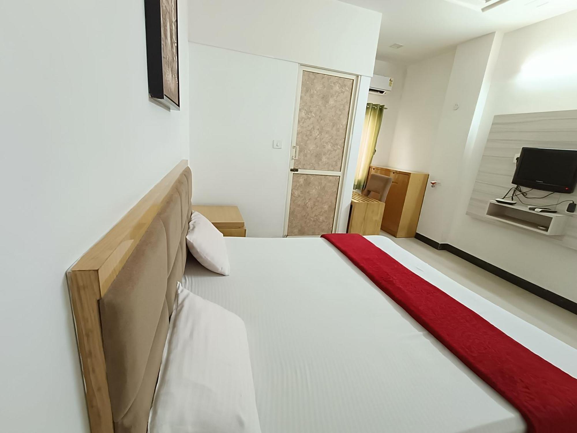 Stay Guru Usha Residency Bhuj Zewnętrze zdjęcie