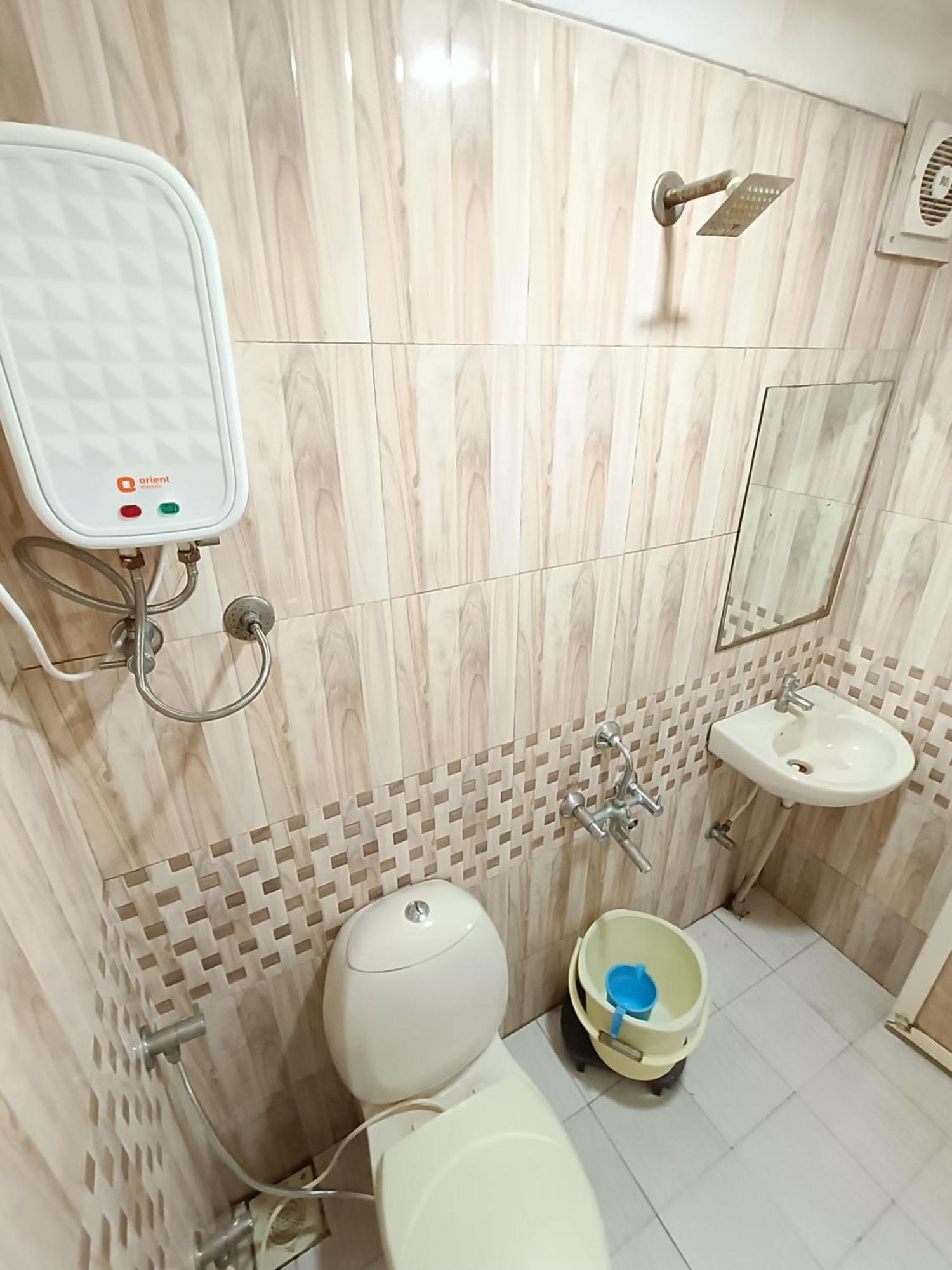 Stay Guru Usha Residency Bhuj Zewnętrze zdjęcie
