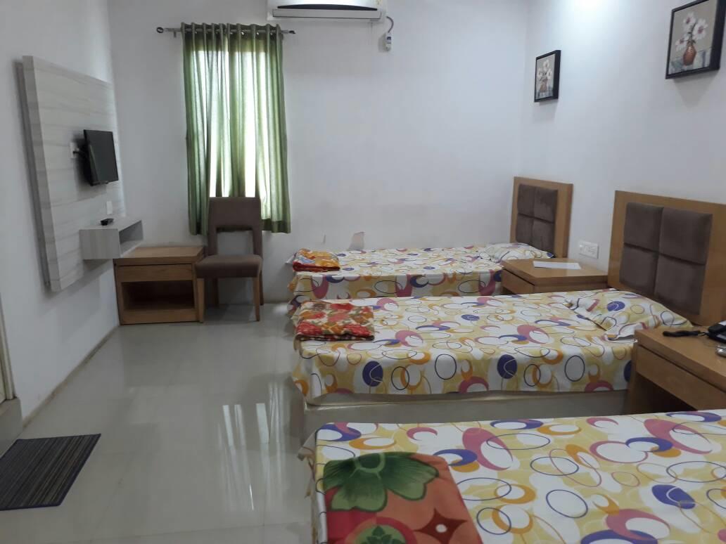 Stay Guru Usha Residency Bhuj Zewnętrze zdjęcie